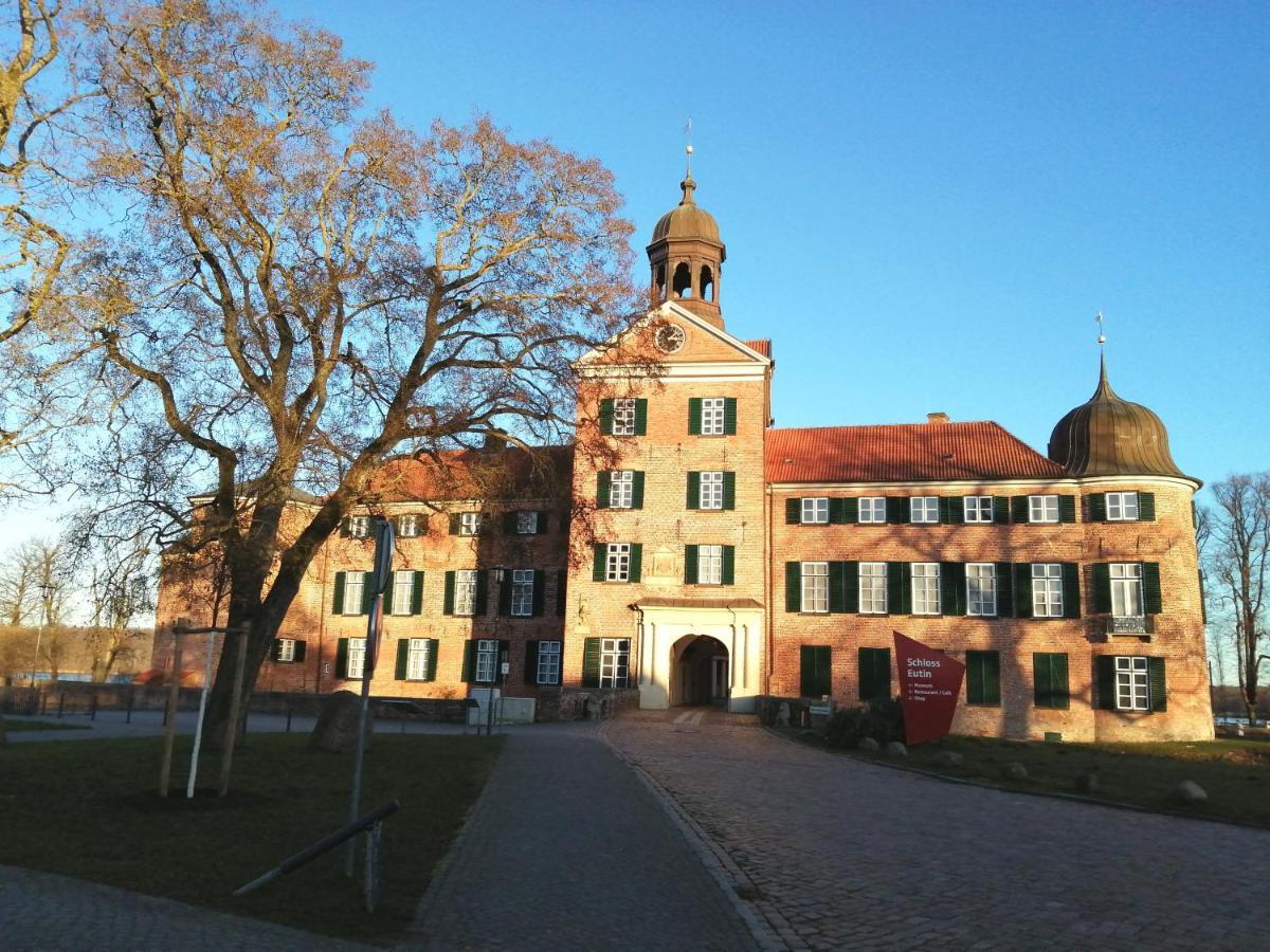 Villa Amalia Еутин Екстериор снимка